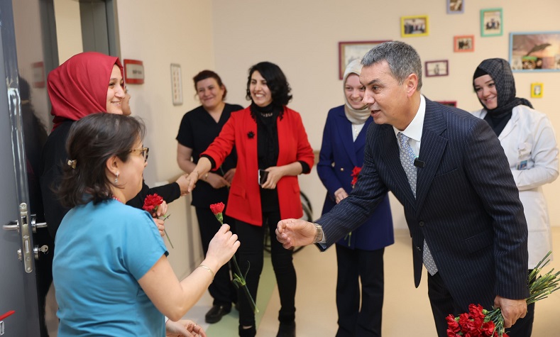 Başkan Ramazan Şimşek sağlık çalışanlarının Tıp Bayramı’nı kutladı
