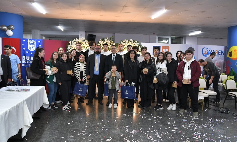 Huzurevi sakinlerine şenlik var