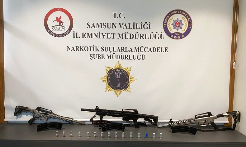 Samsun’da 3 kişi ruhsatsız tüfeklerle yakalandı