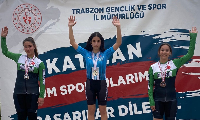 Bisiklette Sivaslı sporcudan büyük zafer