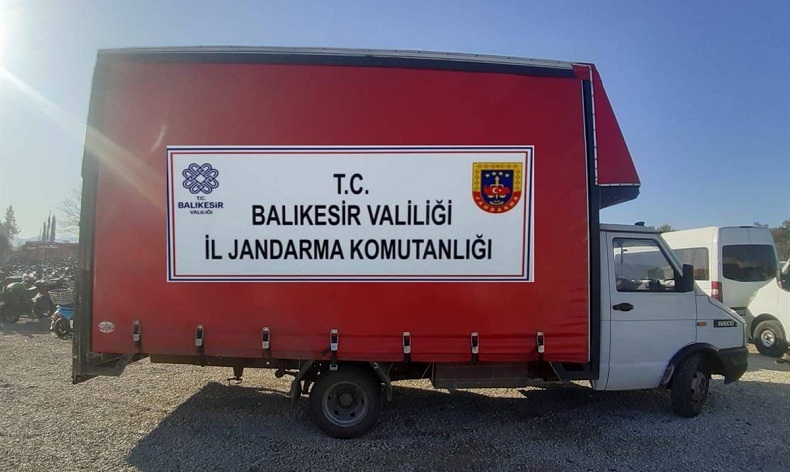 Balıkesir’de 38 düzensiz göçmen ve 1 organizatör yakalandı
