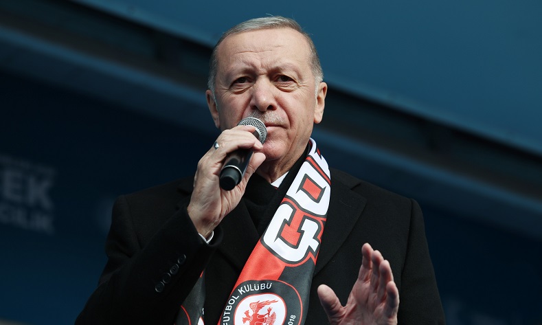 Cumhurbaşkanı Erdoğan: “Şu anda terör örgütlerinin kaçacak delik aradıklarını görüyoruz