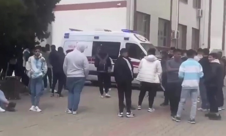 İzmir’de bir öğrenci şakalaştığı arkadaşını kazara yaraladı