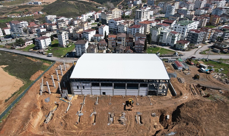 Çayırova’nın yeni spor salonunda çalışmalar devam ediyor