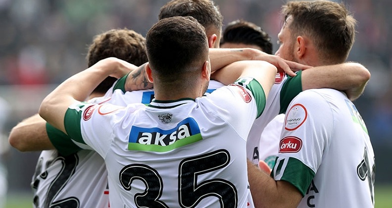 Konyaspor rahat bir nefes aldı