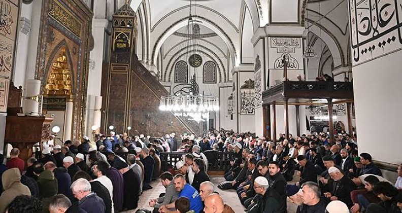 Bursa’da ilk teravih namazı kılındı