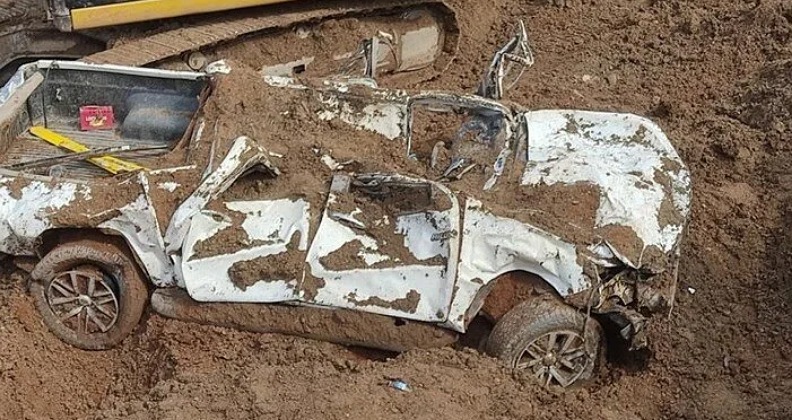 İliç’te maden faciası Toprak altında kalan pikaba ulaşıldı