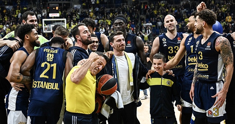 Fenerbahçe Beko Barcelon’yı yıktı