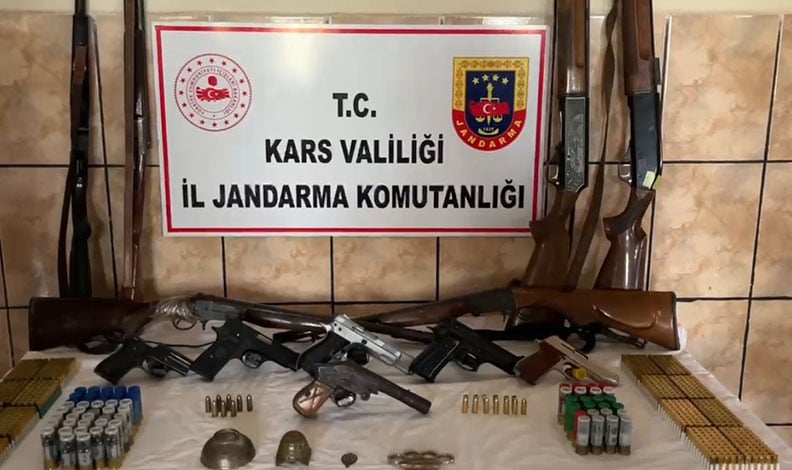 Kars’ta silah ve tarihi eser kaçakçılarına operasyon