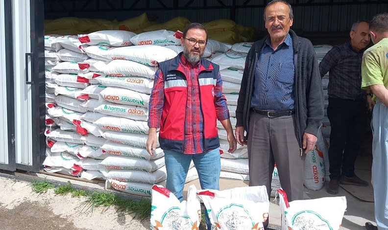 Tavşanlı’da 68 çiftçiye yüzde 50 hibeli nohut tohumu dağıtıldı