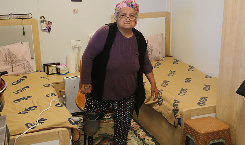 Protez bacağıyla hayata tutundu