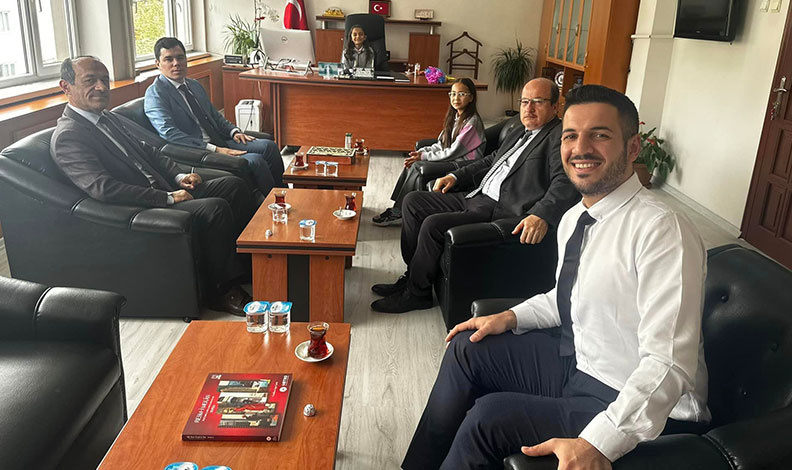 Orhaneli Kaymakamlık koltuğuna Sahre Ay oturdu
