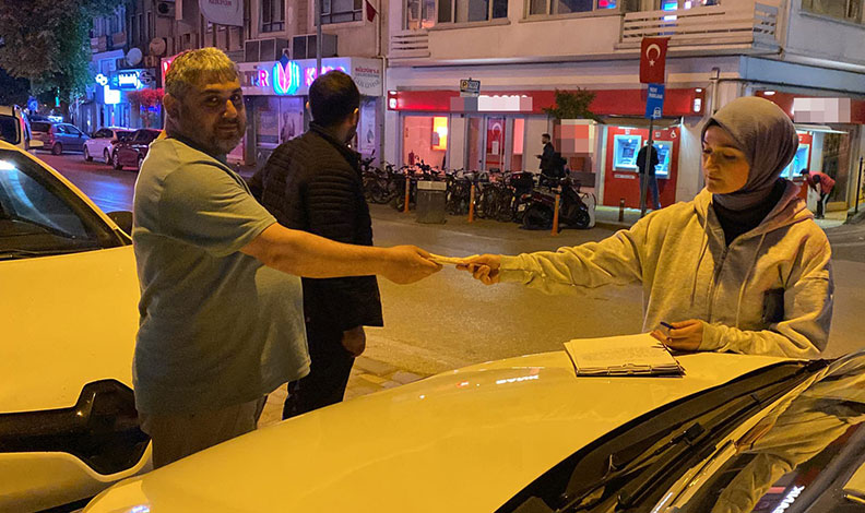 Bursa’da vatandaş bankamatikte unutulan parayı polise teslim etti