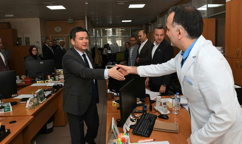 Erkan Aydın belediye personelini ziyaret etti