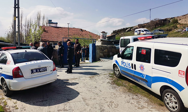 Kayseri’de 2 genç evde ölü bulundu