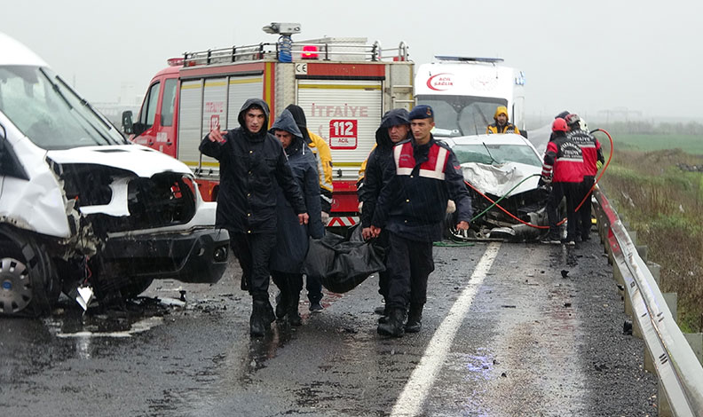 Diyarbakır’da feci kaza: 3 ölü, 2’si ağır 5 yaralı