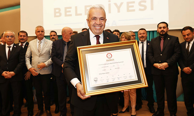 Şadi Özdemir mazbatasını aldı
