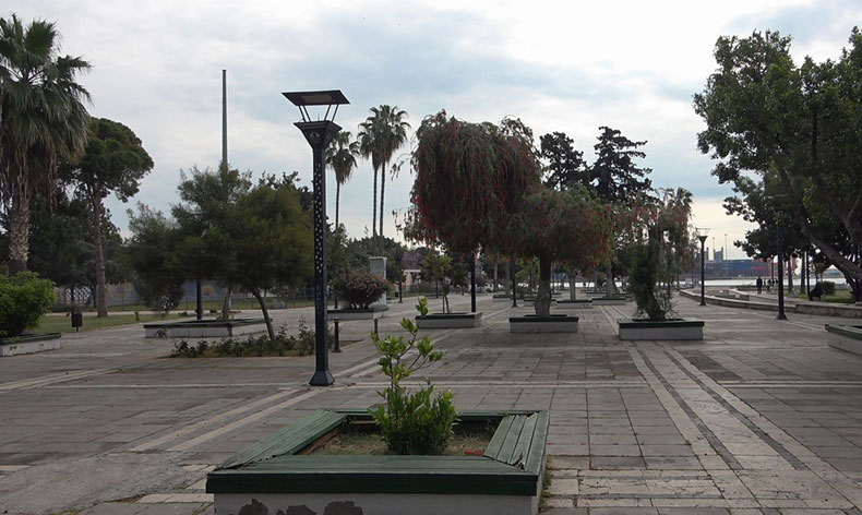 Kepenkler kapandı, şehir sessizliğe büründü