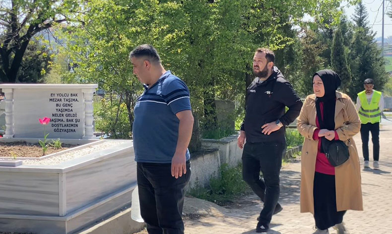 Vatandaşlar Edirnekapı Şehitliği’ni ziyaret etti
