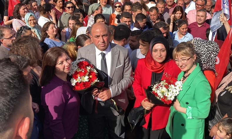 Yeni başkanın ilk icraatı makam odasını değiştirmek oldu