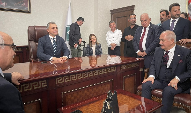 Osmaniye Belediyesinde devir teslim töreni