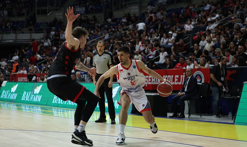 Bahçeşehir Koleji finalde