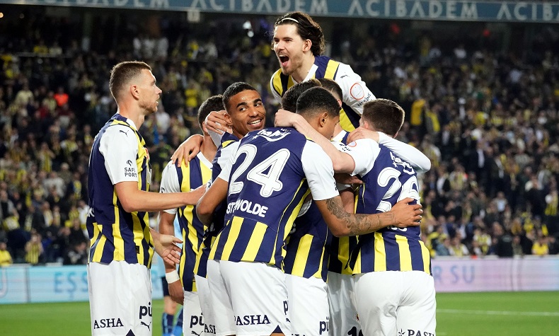 Alexander Djiku ikinci golünü kaydetti