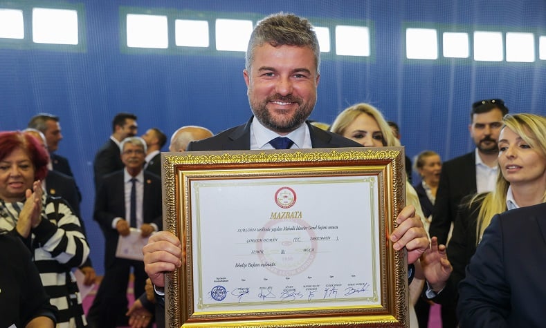 Buca’da Başkan Görkem Duman mazbatasını aldı