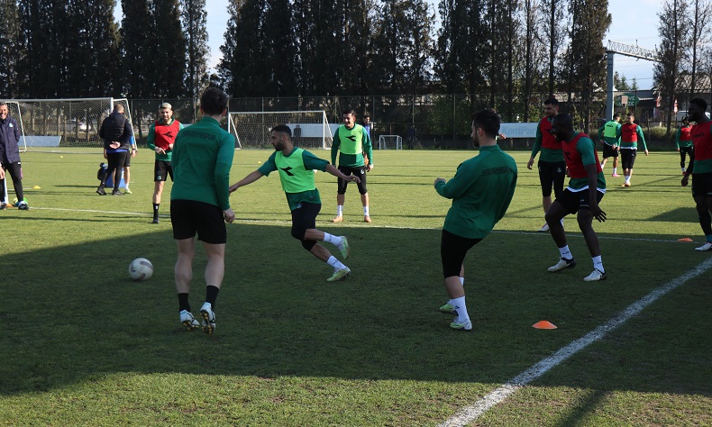 Sakaryaspor, Erzurumspor mesaisine başladı