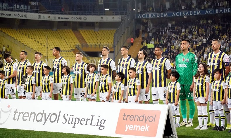 Fenerbahçe 3 branşta şampiyonluğa oynuyor