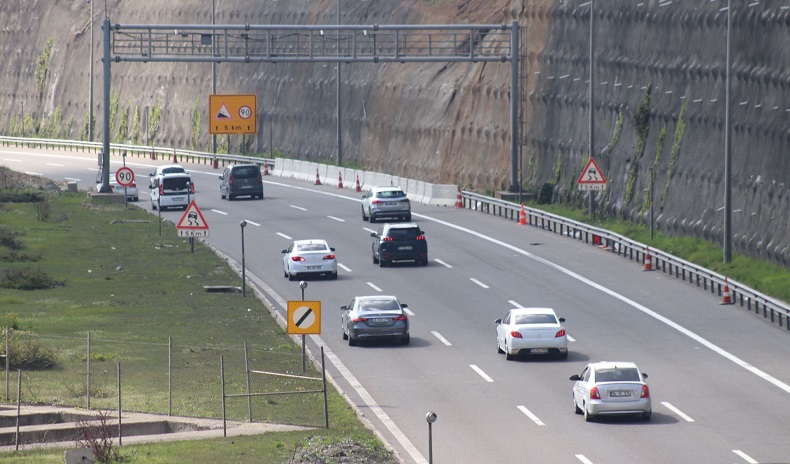 TEM’in Bolu geçişinde akıcı yoğunluk