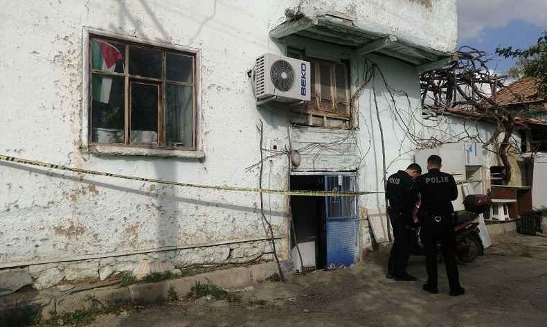 Isparta’da bir kişi evinde ölü bulundu