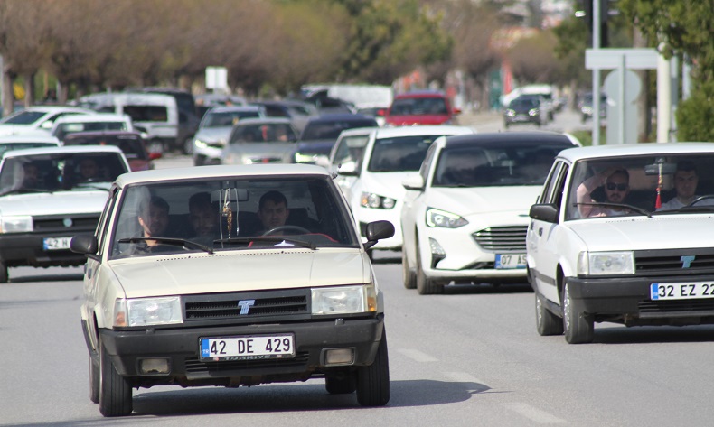 Yeni Konya-Antalya karayolunda bayram dönüşü trafiği yoğunluğu