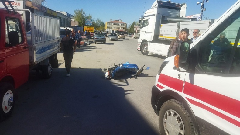 Karapınar’da motosiklet ile tır çarpıştı