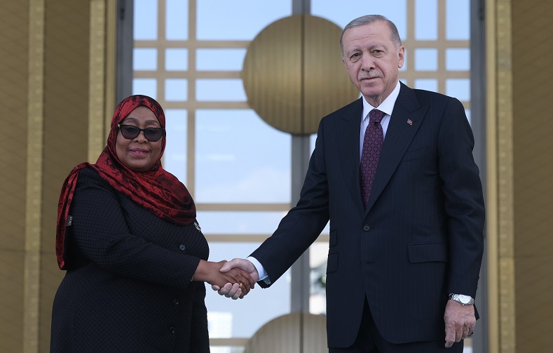 Cumhurbaşkanı Erdoğan, Tanzanya Cumhurbaşkanı Hassan'ı resmi törenle karşıladı