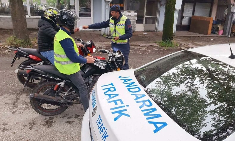 Jandarma ekiplerinden motosiklet denetimi