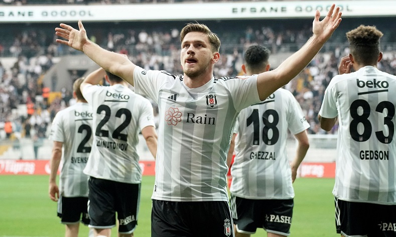 Beşiktaş’ın en büyük kozu Semih Kılıçsoy, Fenerbahçe maçında sahada
