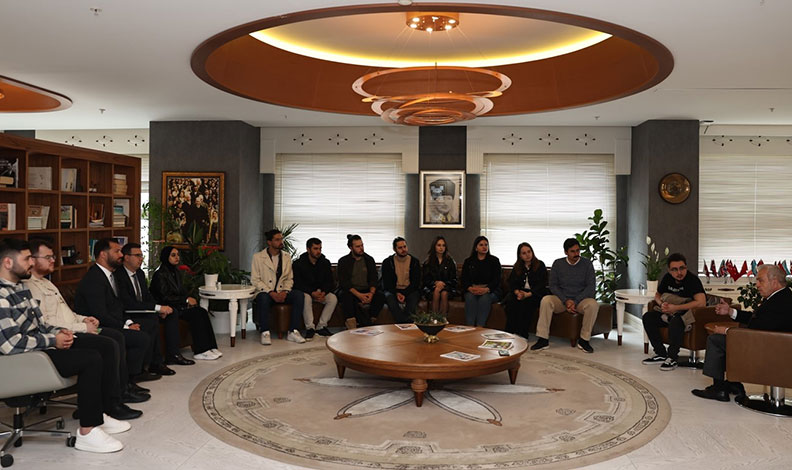 Şadi Özdemir’den gençlere ‘Yanınızdayız’ mesajı