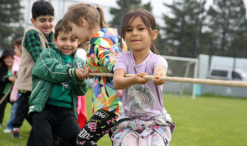 Miniklerin renkli spor şenliği