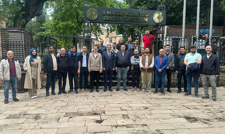 Muradiye Külliyesine ziyaretçi akını