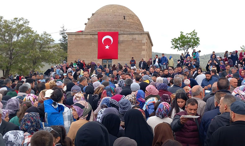 Develi’de ‘Hızır İlyas Şenlikleri’ Hıdırellez Tepesi’nde yapıldı