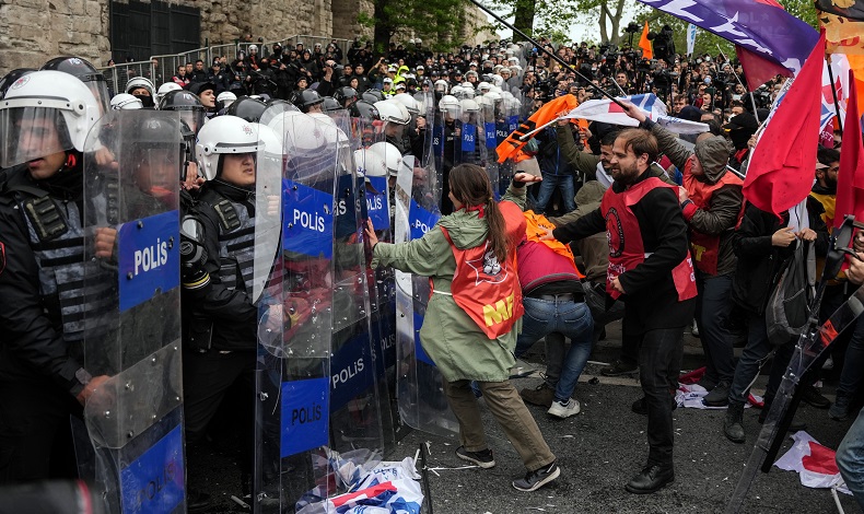 Saraçhane’de 1 Mayıs gerginliği fotoğraflara yansıdı