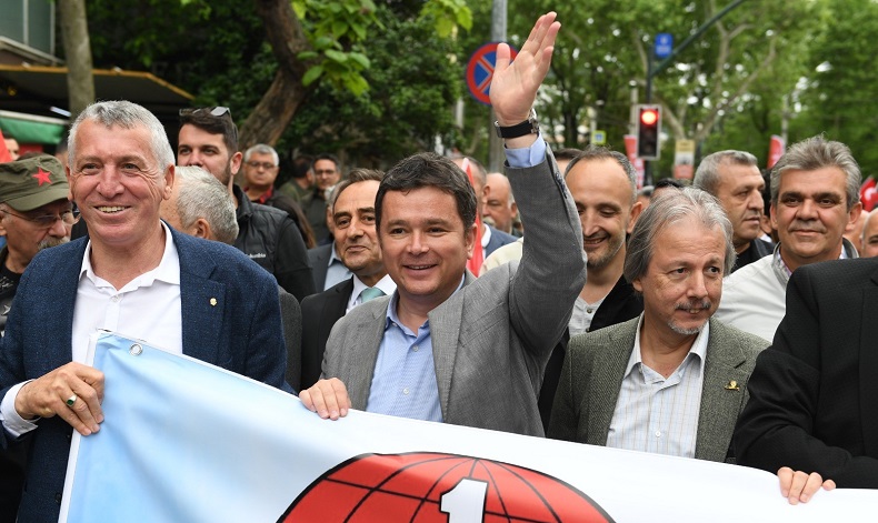 Erkan Aydın 1 Mayıs’ı emekçilerle birlikte kutladı