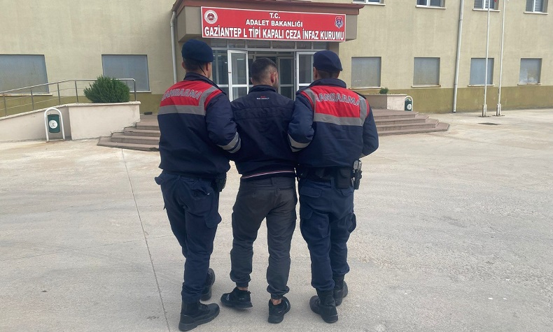 Hırsızlık suçundan 15 yıl cezası bulunan firari yakalandı