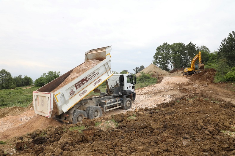 Bursa'nın Yeniceköy Mahallesinde yeni yollar açılıyor