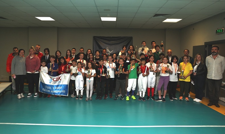 Nilüfer spor şenliklerinde kupa ve madalya heyecanı sürüyor