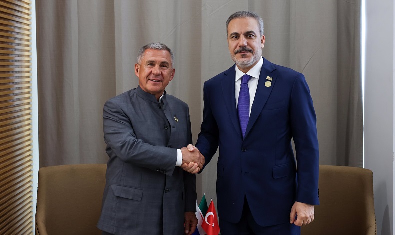 Bakan Fidan, Tataristan Özerk Cumhuriyeti Cumhurbaşkanı Minnihanov ile görüştü