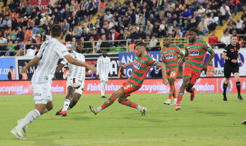 Trendyol Süper Lig: Alanyaspor: 1 – Beşiktaş: 1