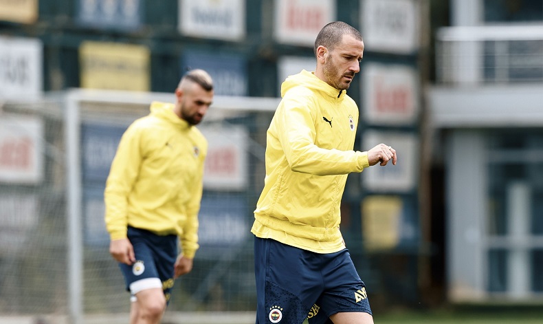 Fenerbahçe, Galatasaray maçı hazırlıklarına başladı