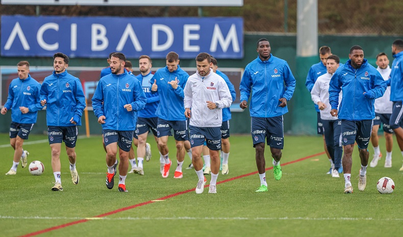 Trabzonspor yağmur altında çalıştı